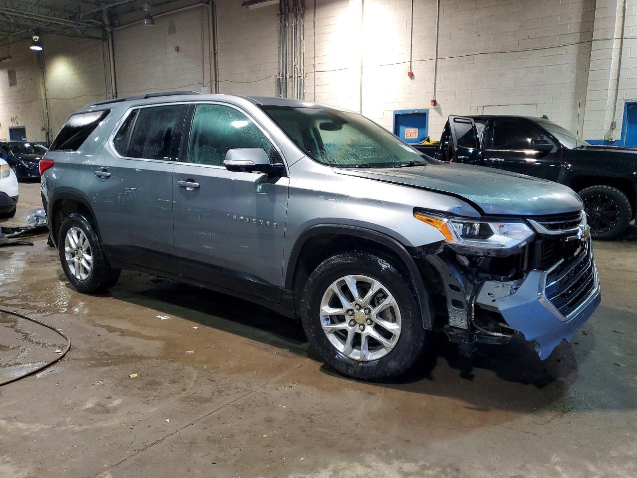 2019 CHEVROLET TRAVERSE LT photo 4