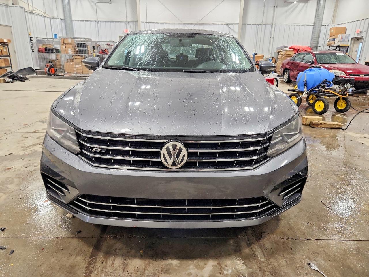 2017 VOLKSWAGEN PASSAT R-LINE photo 5
