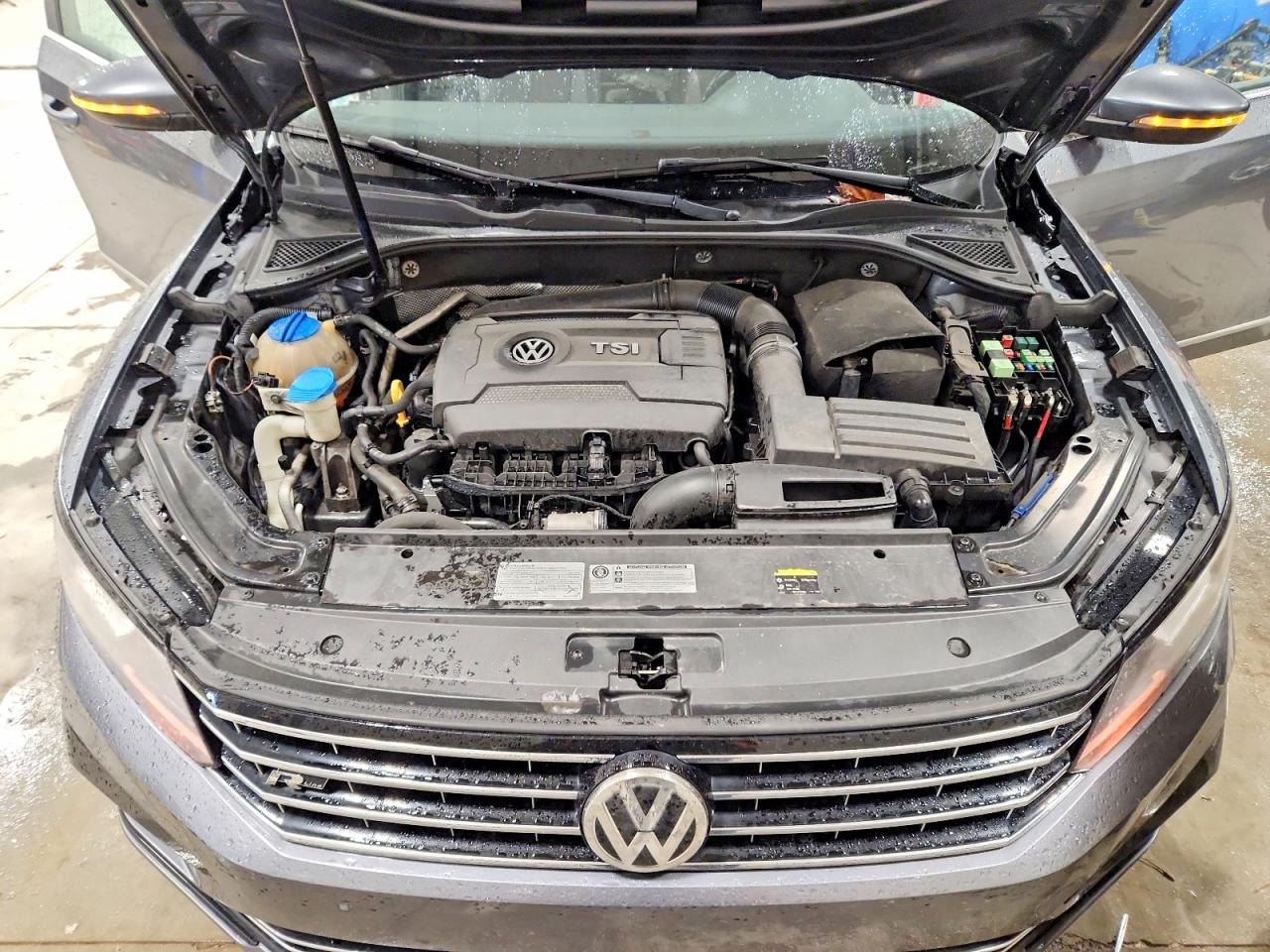 2017 VOLKSWAGEN PASSAT R-LINE photo 11