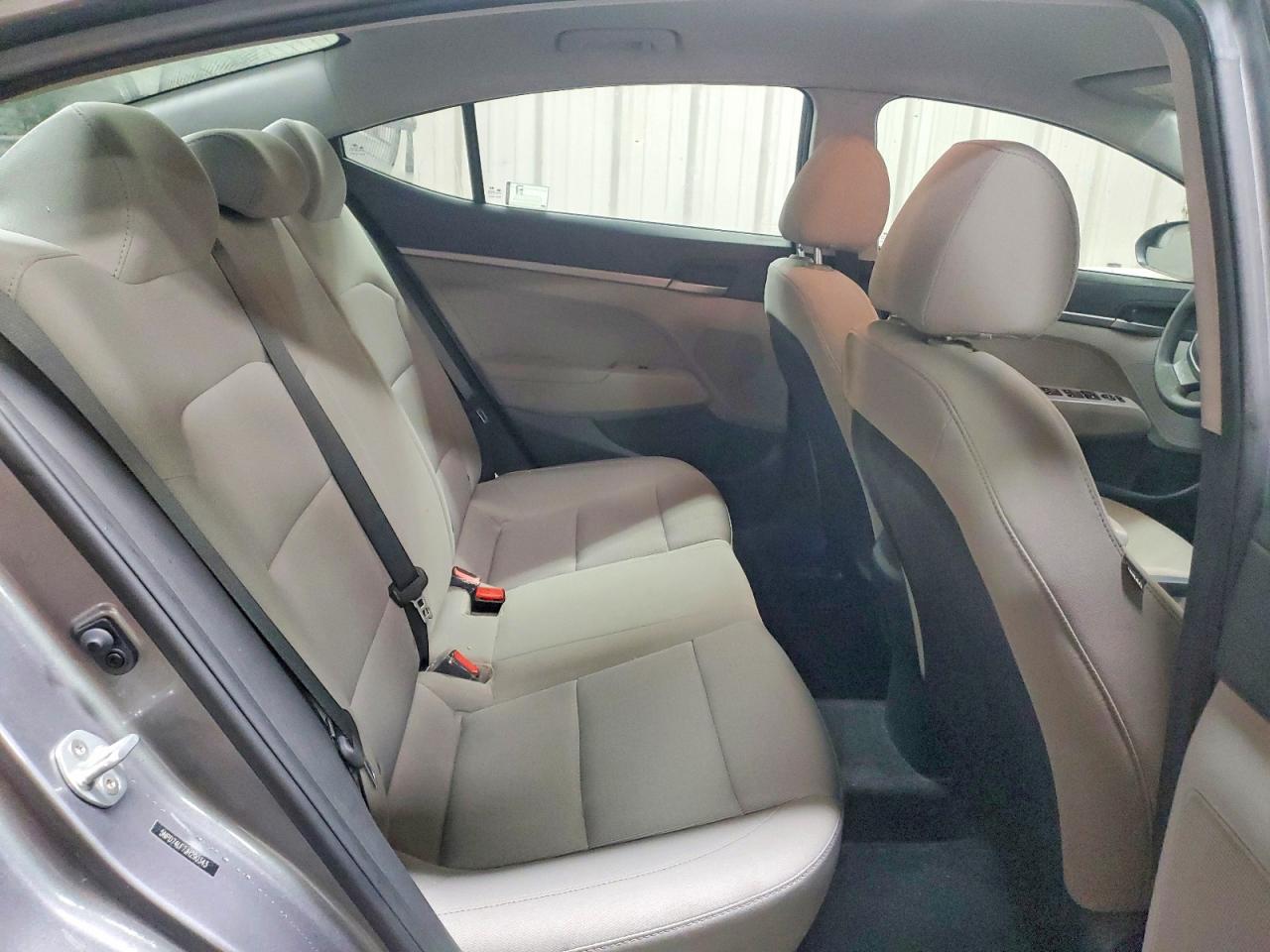 2018 HYUNDAI ELANTRA SE photo 19