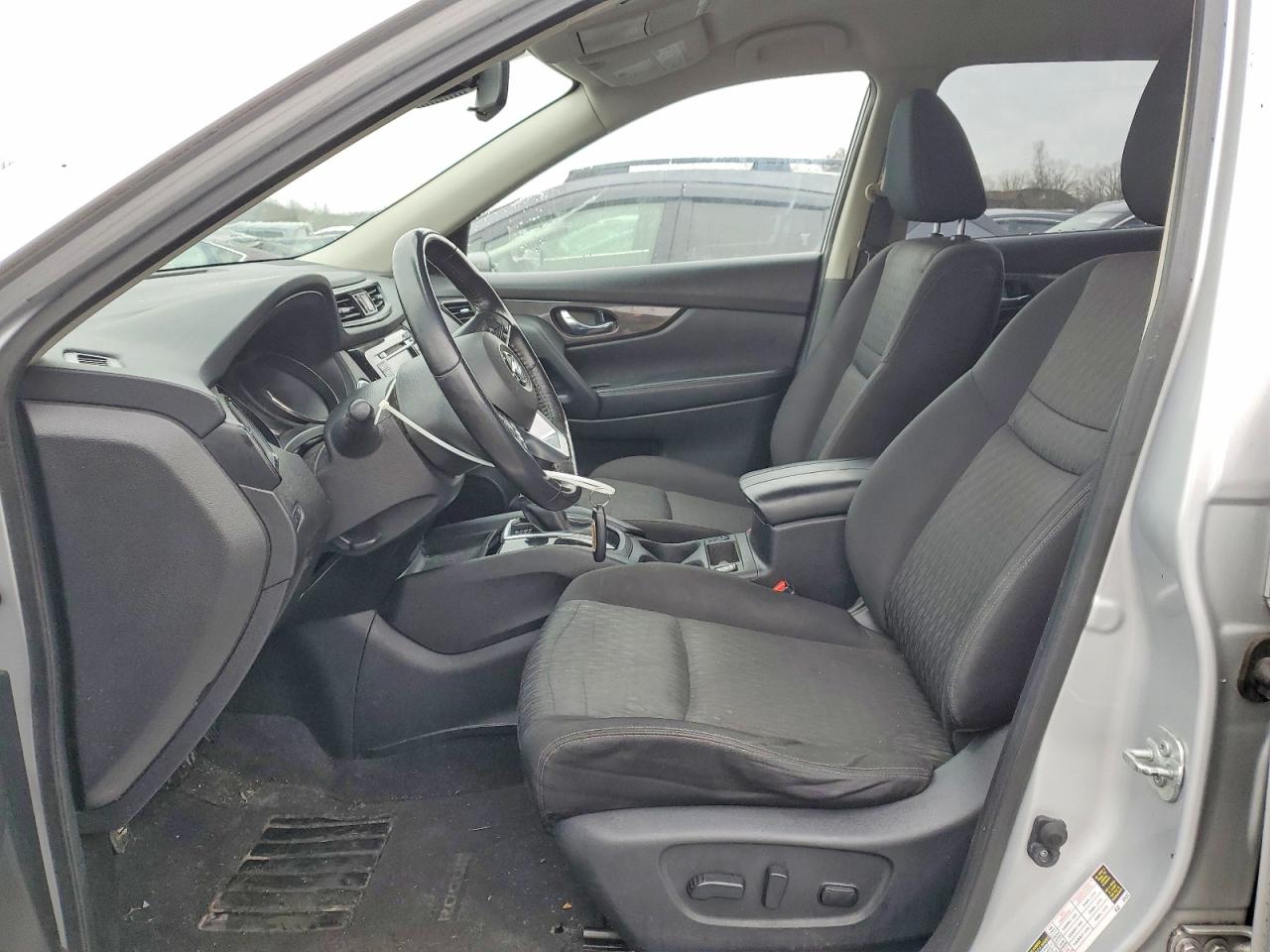 2019 NISSAN ROGUE SV photo 7