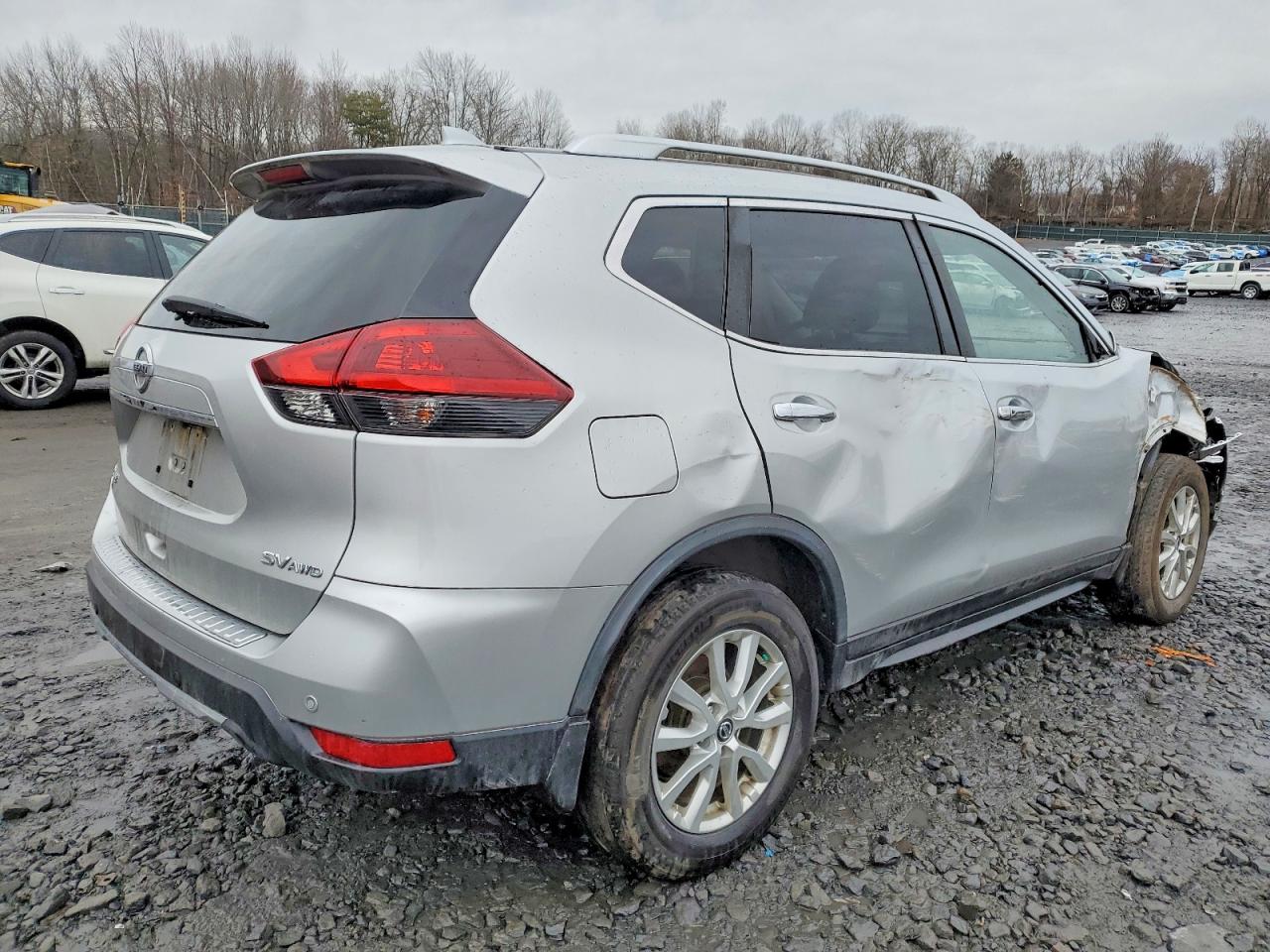 2019 NISSAN ROGUE SV photo 3