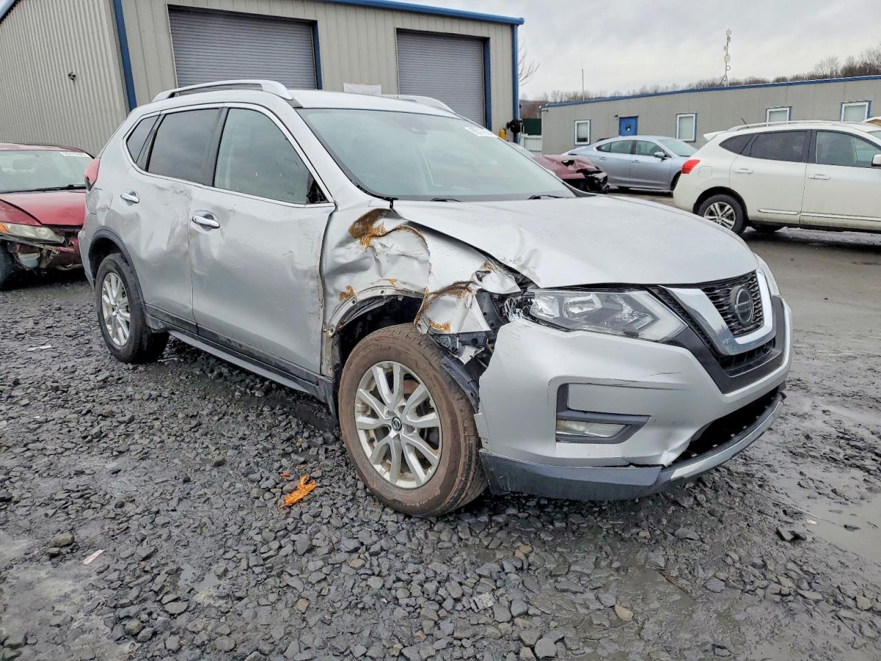 2019 NISSAN ROGUE SV photo 4