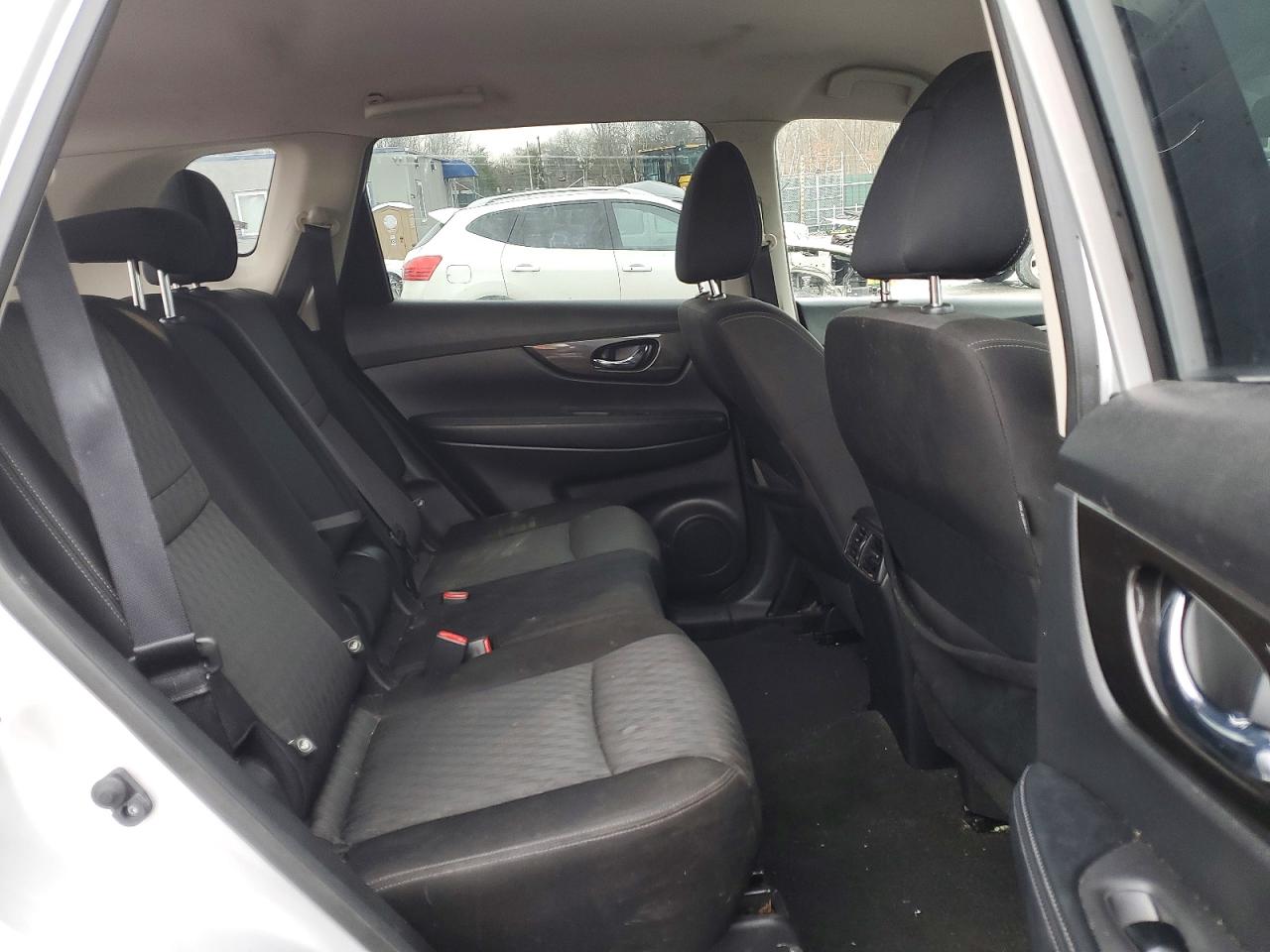 2019 NISSAN ROGUE SV photo 11