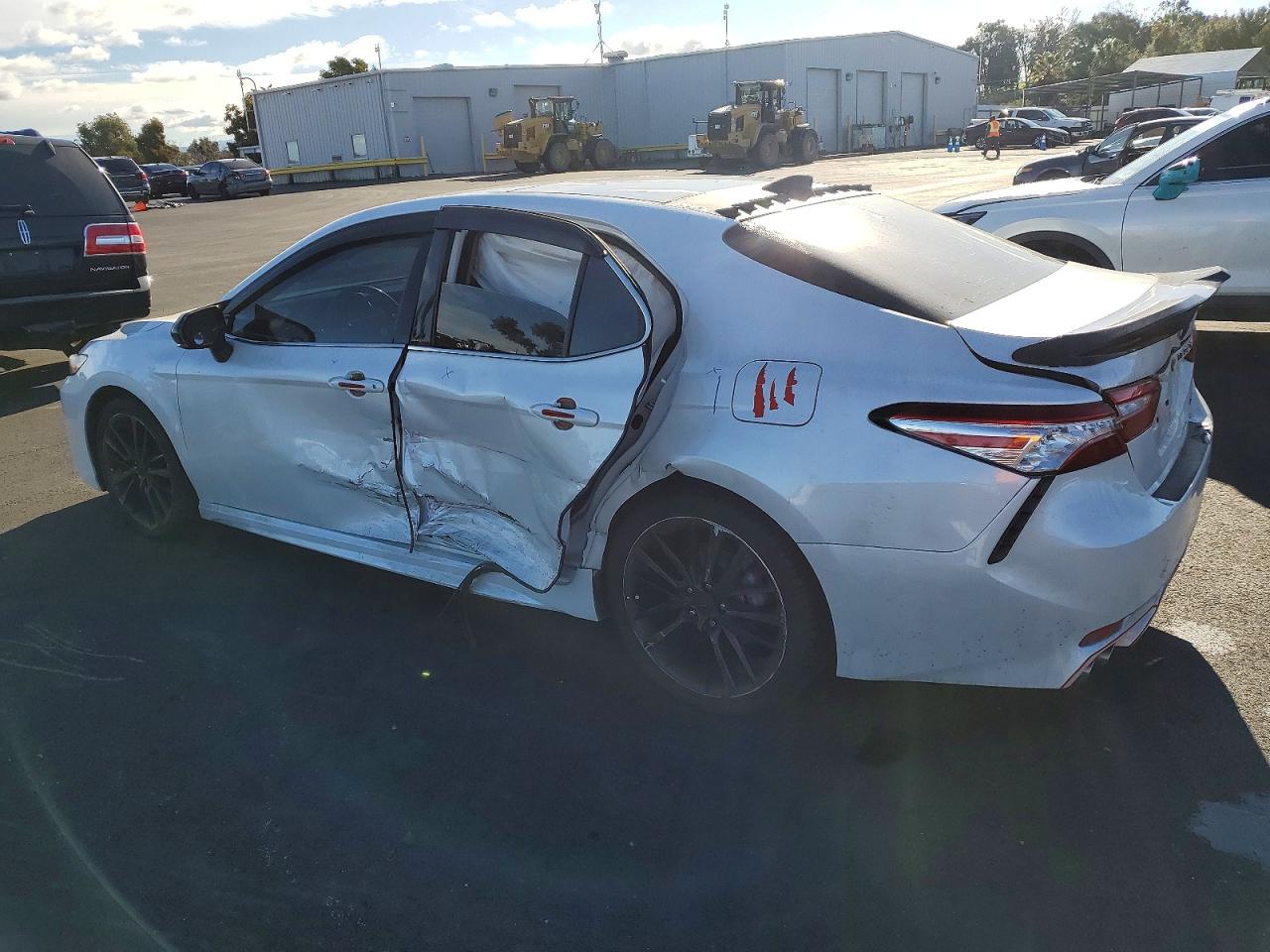 2020 TOYOTA CAMRY XSE photo 4