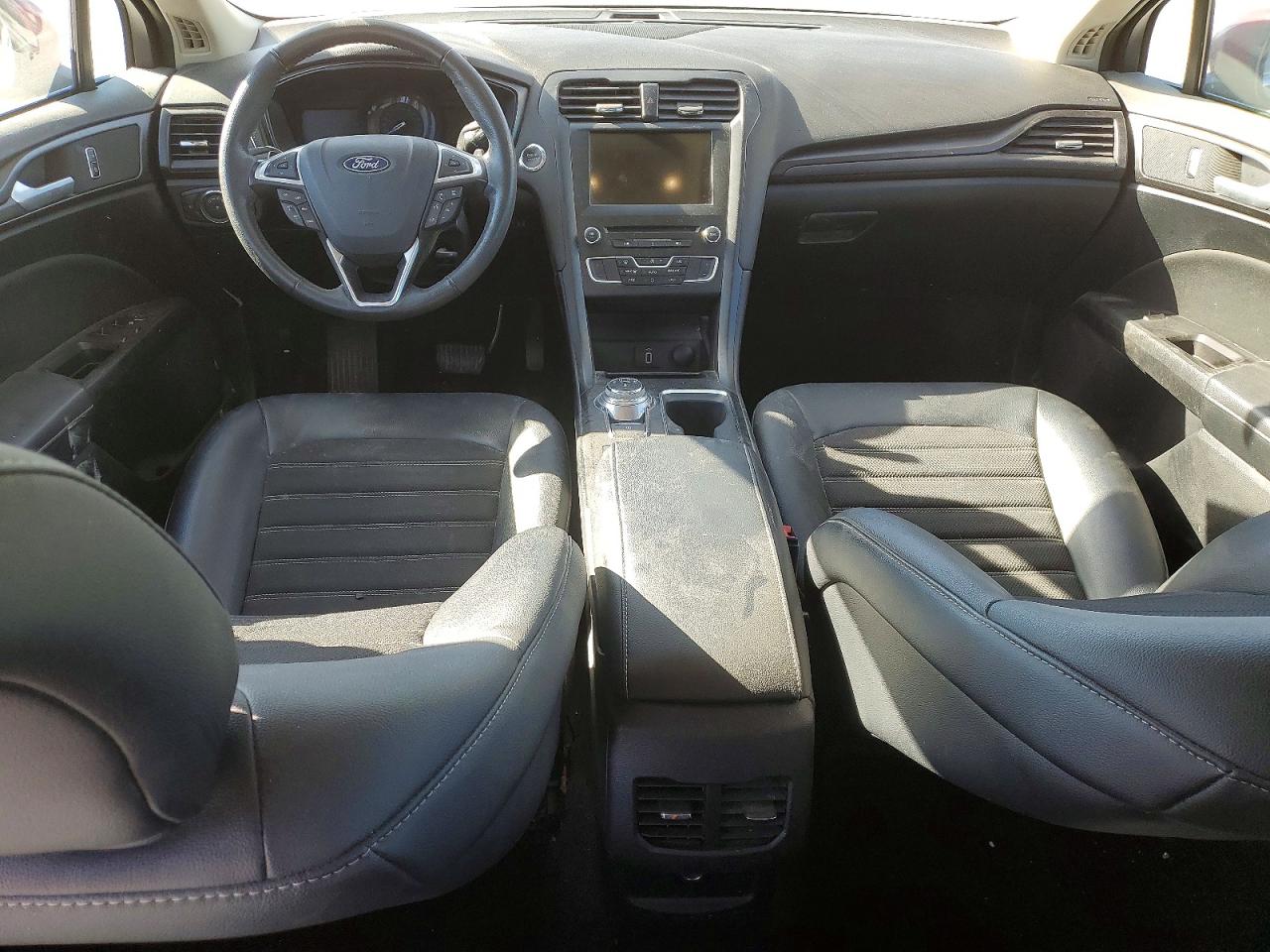 2018 FORD FUSION SE photo 8