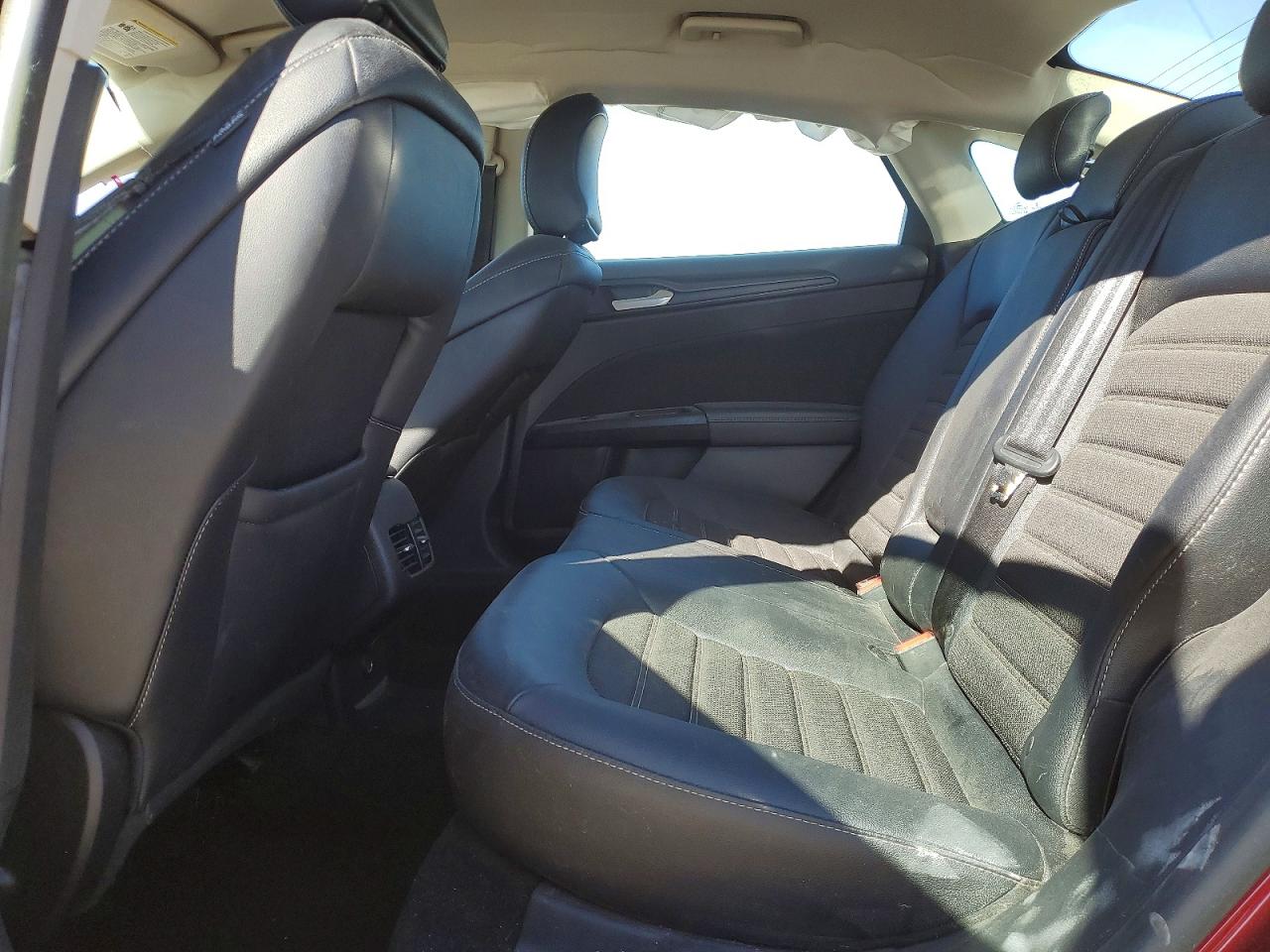 2018 FORD FUSION SE photo 10