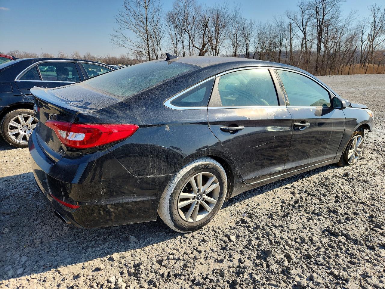 2017 HYUNDAI SONATA SE photo 3