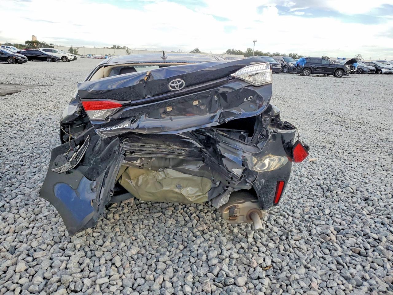 2021 TOYOTA COROLLA LE photo 11