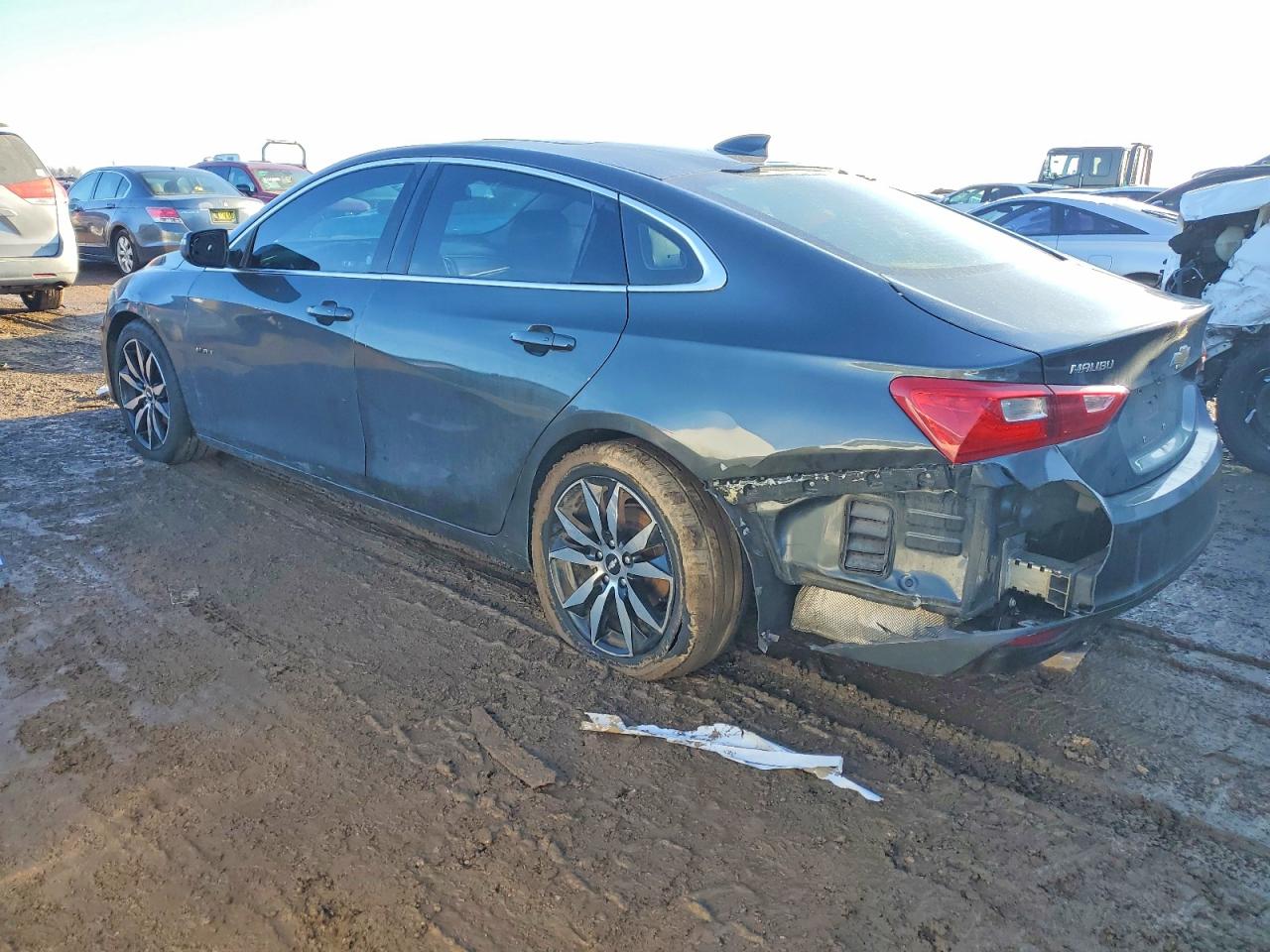 2017 CHEVROLET MALIBU LT photo 4