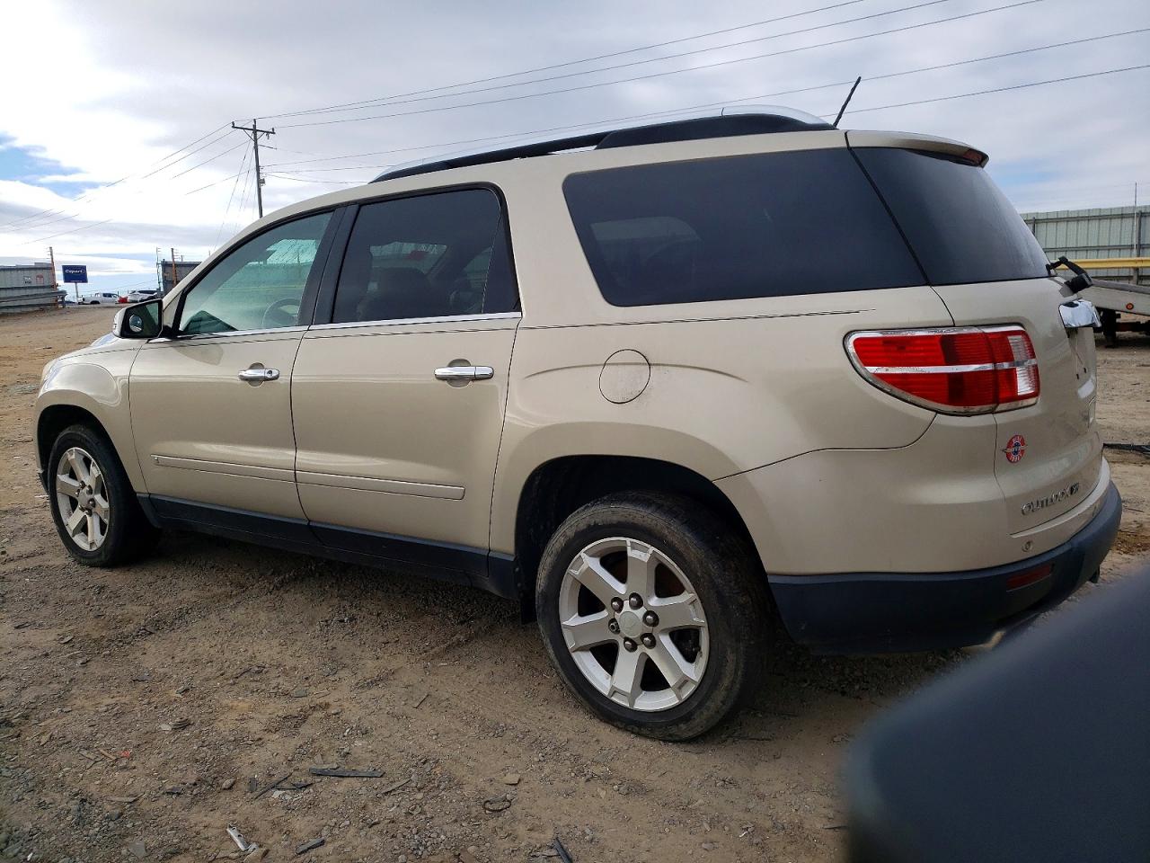 2008 SATURN OUTLOOK XR photo 2