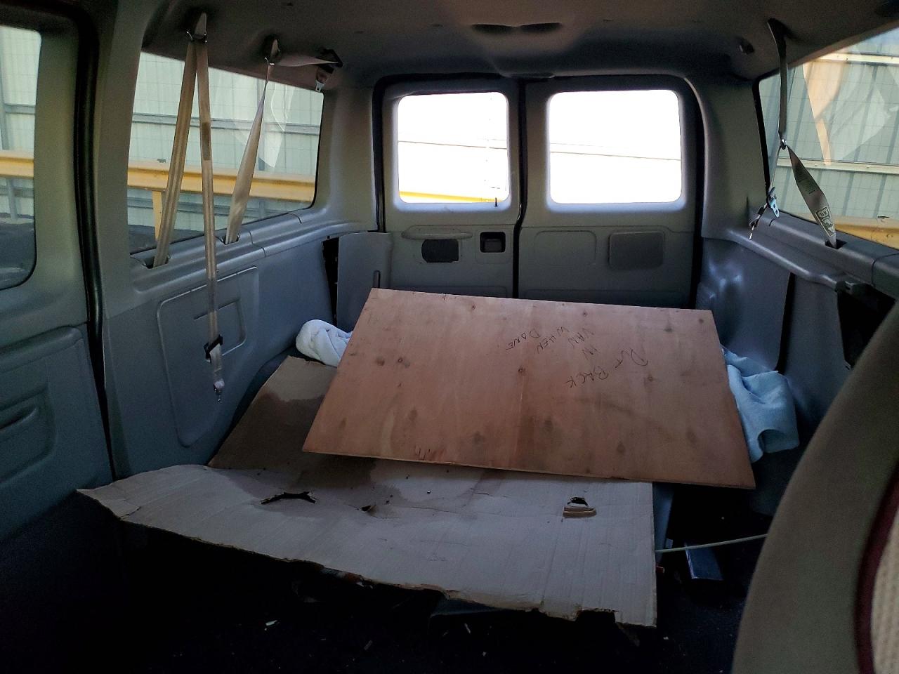 1999 FORD ECONOLINE E150 WAGON photo 10