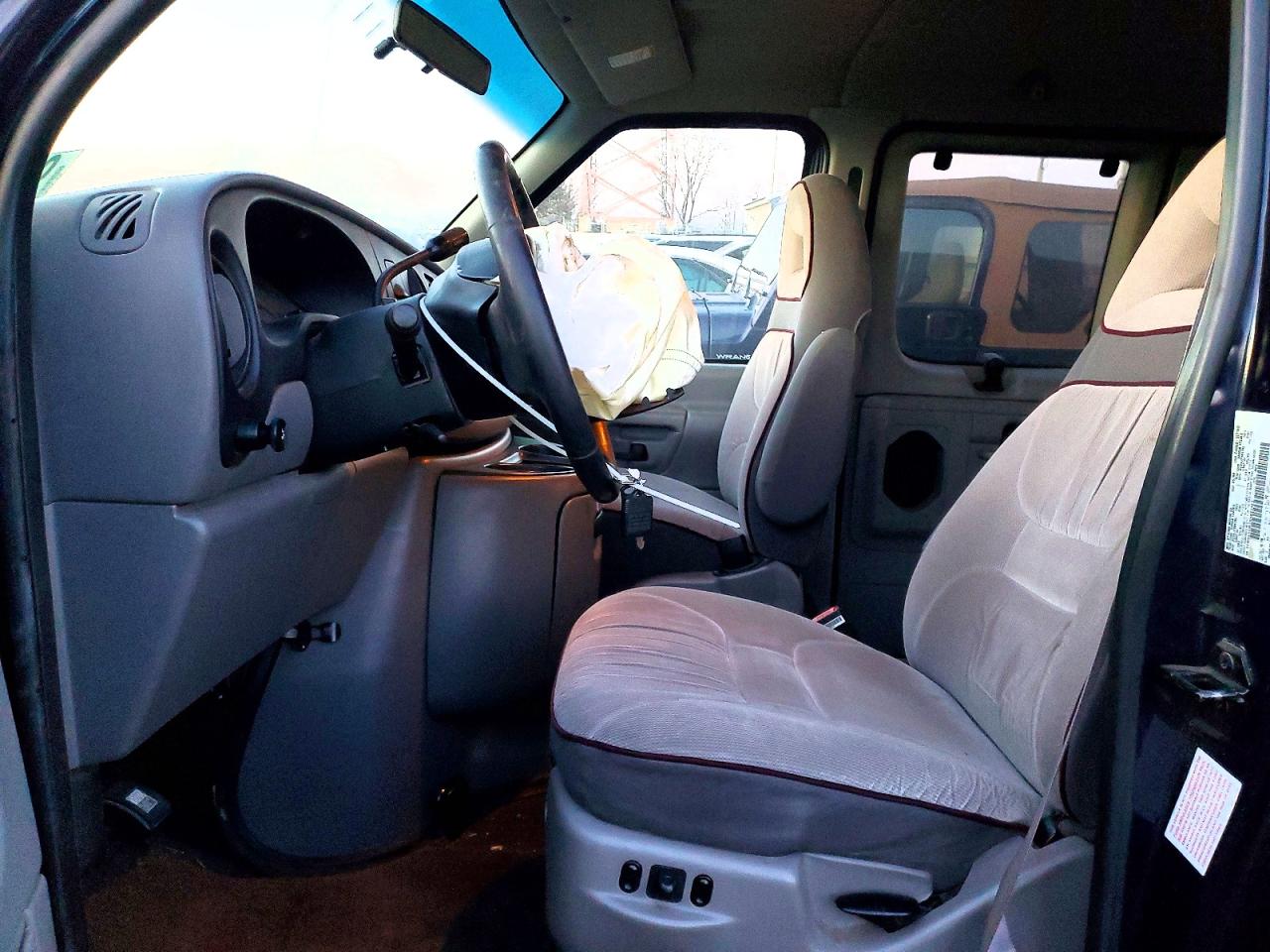 1999 FORD ECONOLINE E150 WAGON photo 7
