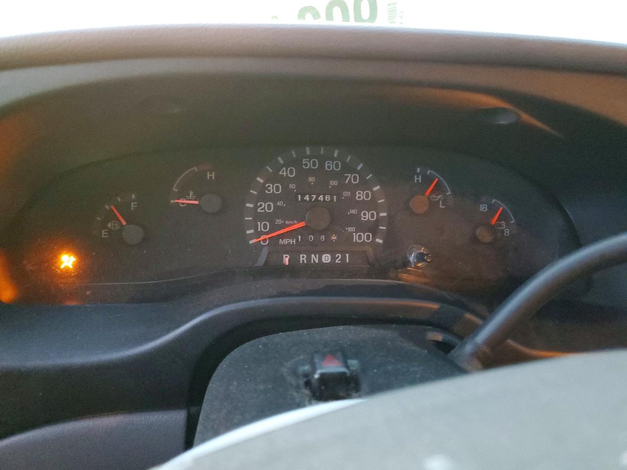 1999 FORD ECONOLINE E150 WAGON photo 9
