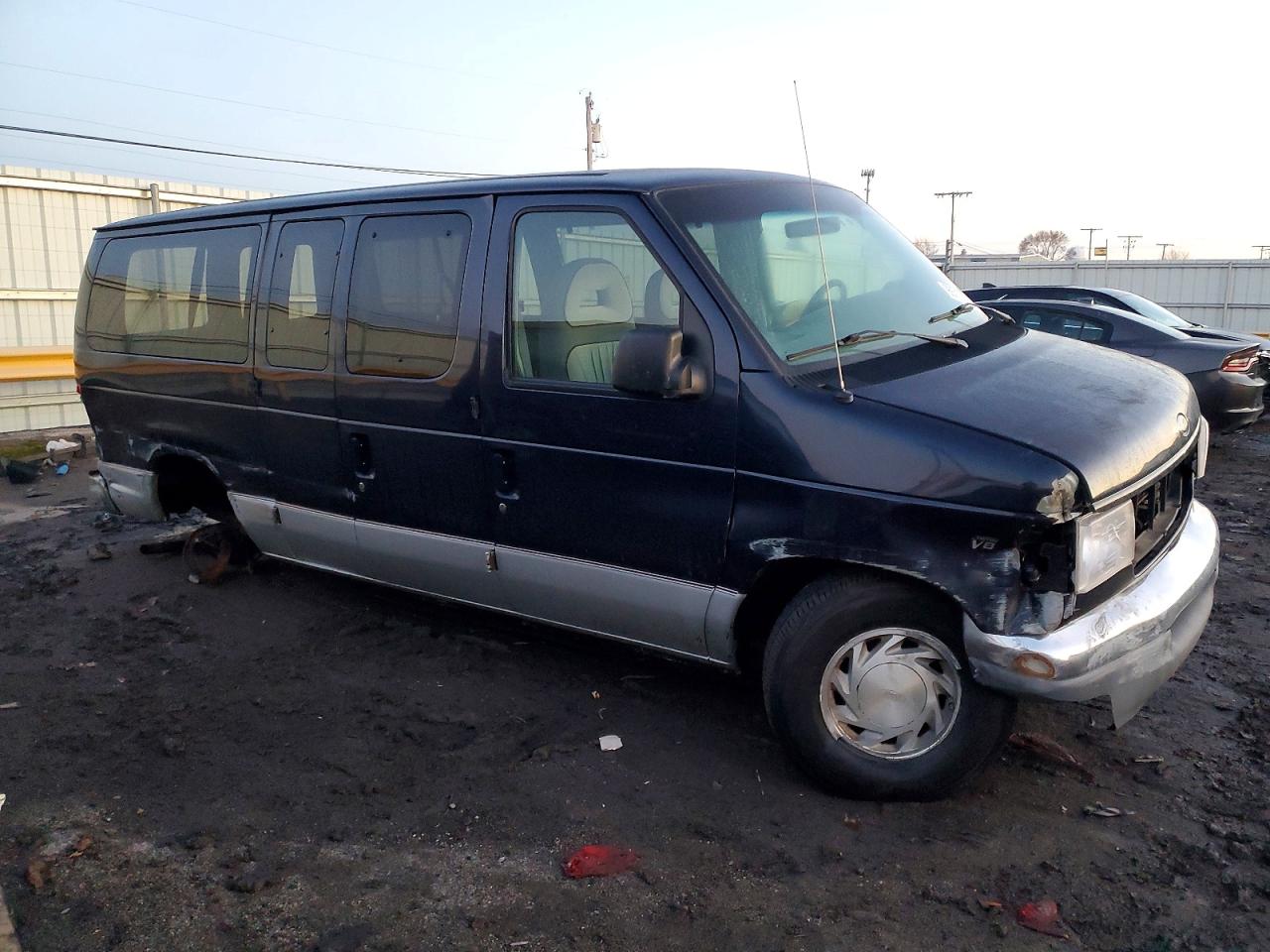 1999 FORD ECONOLINE E150 WAGON photo 4