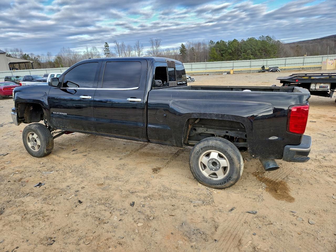 2014 CHEVROLET SILVERADO K1500 LT photo 2