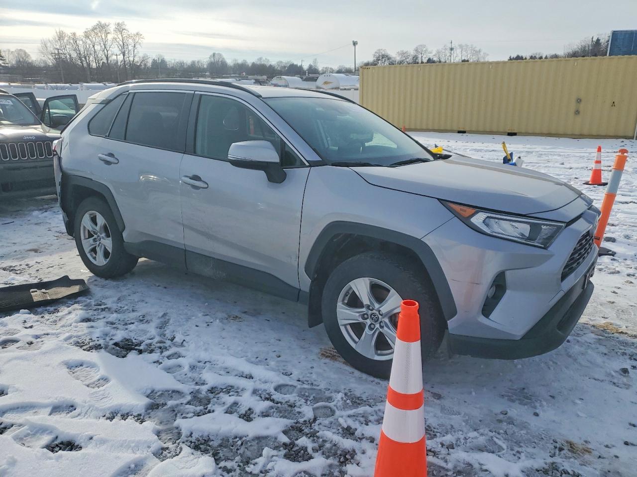 2019 TOYOTA RAV4 XLE photo 7