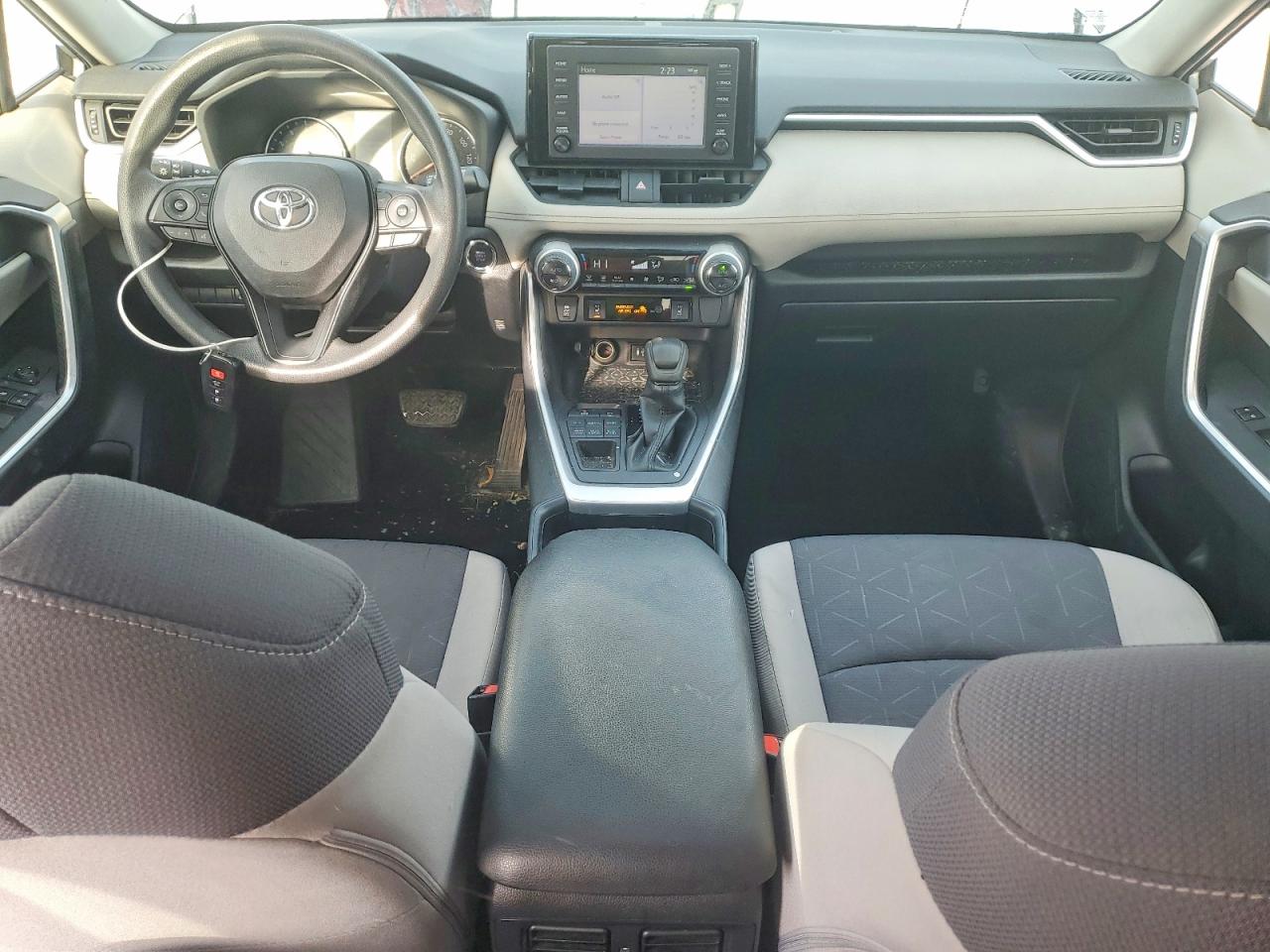 2019 TOYOTA RAV4 XLE photo 15