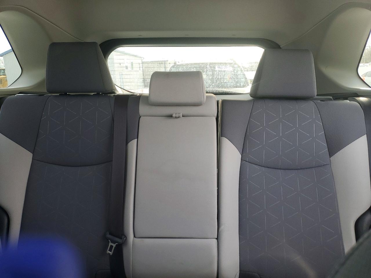 2019 TOYOTA RAV4 XLE photo 19