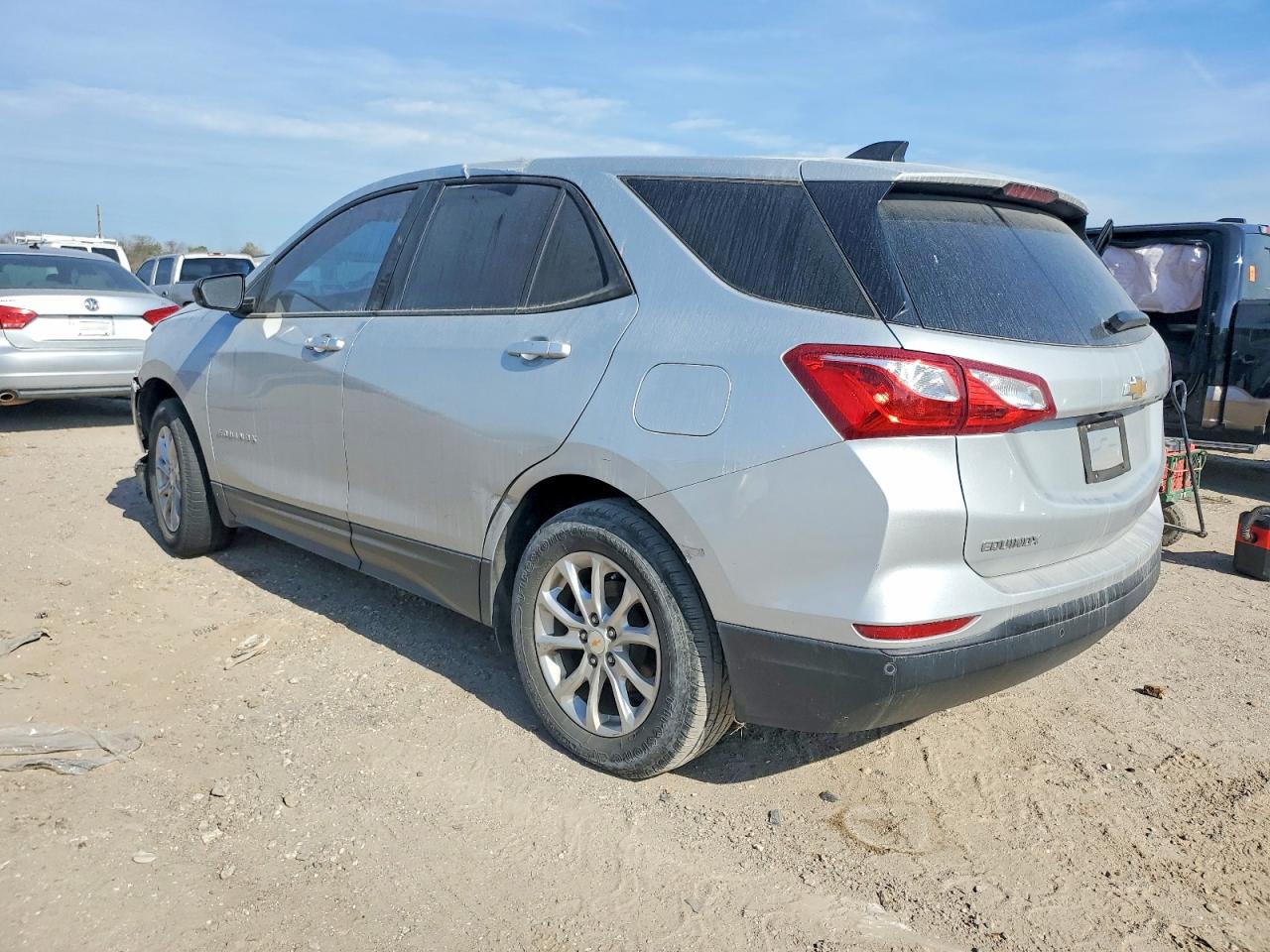 2020 CHEVROLET EQUINOX photo 2