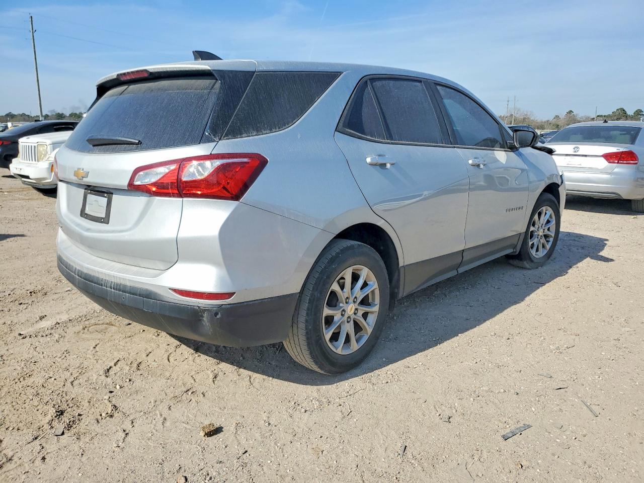 2020 CHEVROLET EQUINOX photo 3