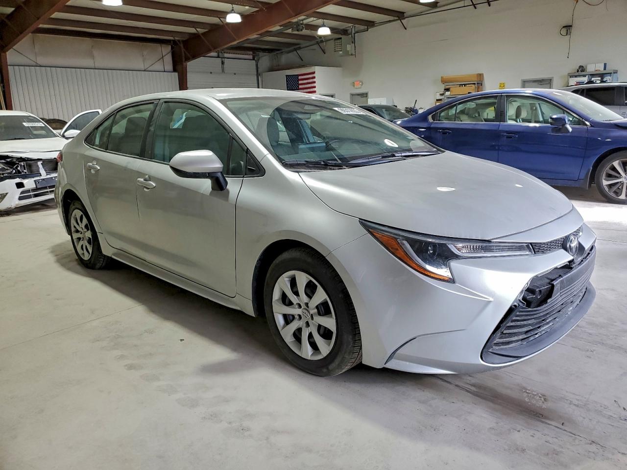 2025 TOYOTA COROLLA LE photo 4