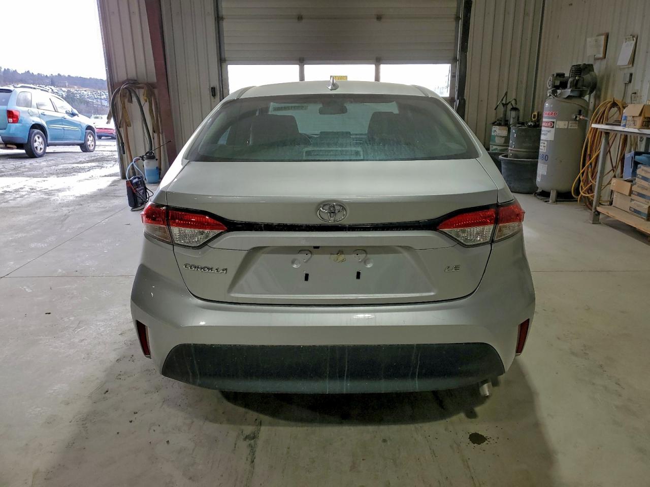 2025 TOYOTA COROLLA LE photo 6