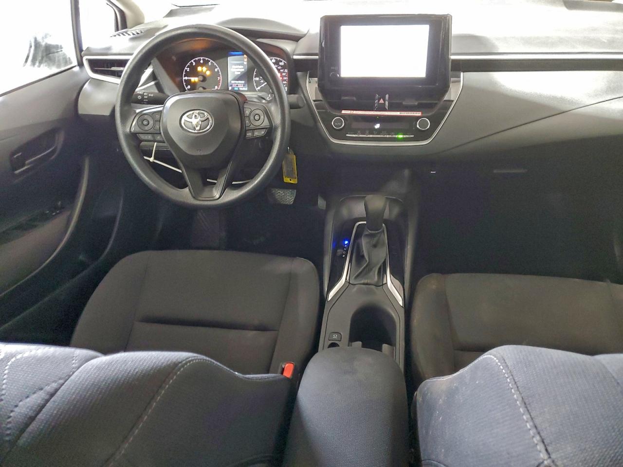 2025 TOYOTA COROLLA LE photo 8