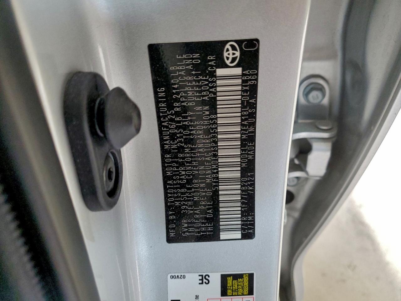 2025 TOYOTA COROLLA LE photo 12