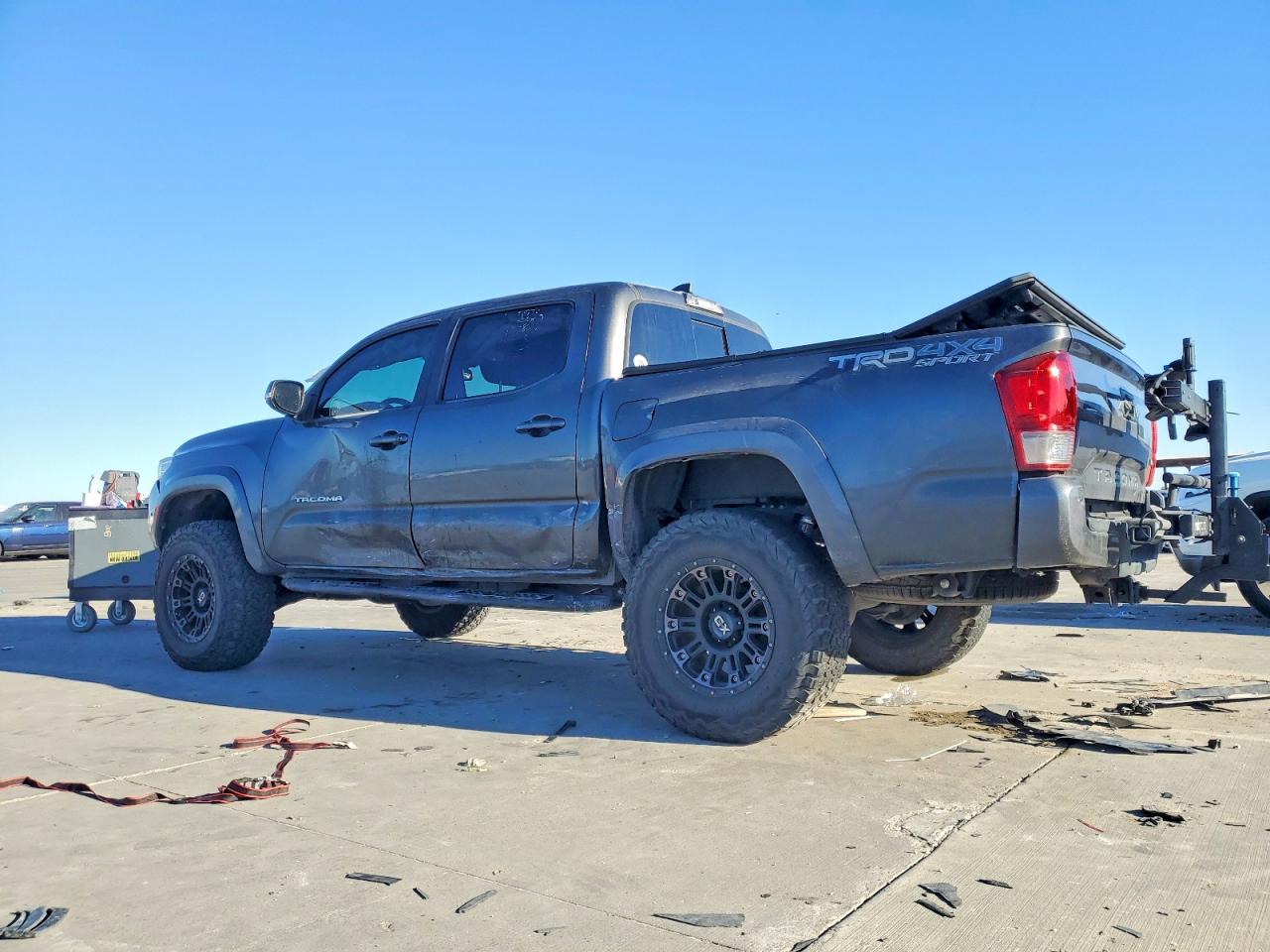 2017 TOYOTA TACOMA DOUBLE CAB photo 4