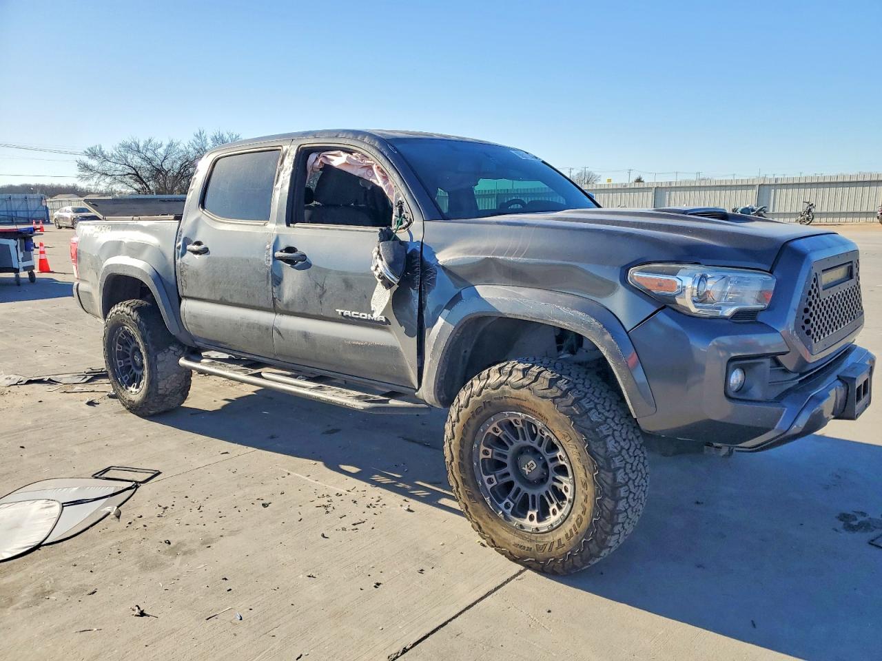 2017 TOYOTA TACOMA DOUBLE CAB photo 10
