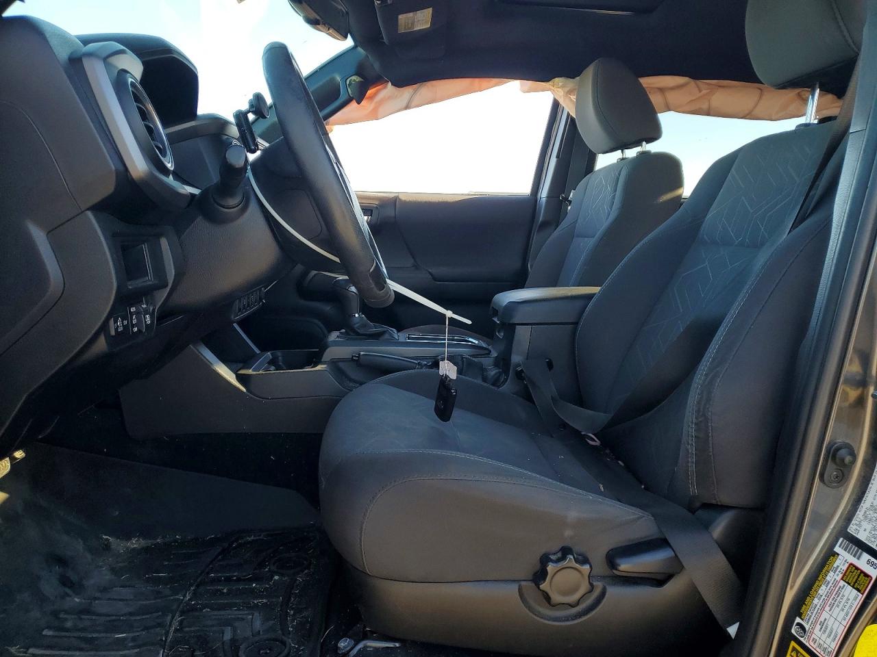 2017 TOYOTA TACOMA DOUBLE CAB photo 19