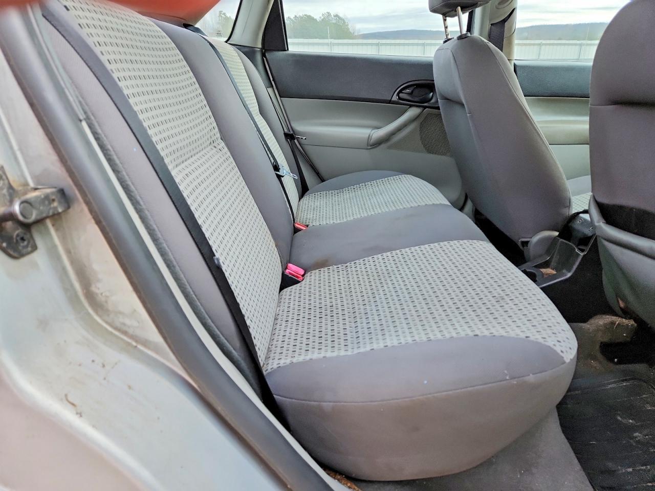 2007 FORD FOCUS ZX4 photo 10