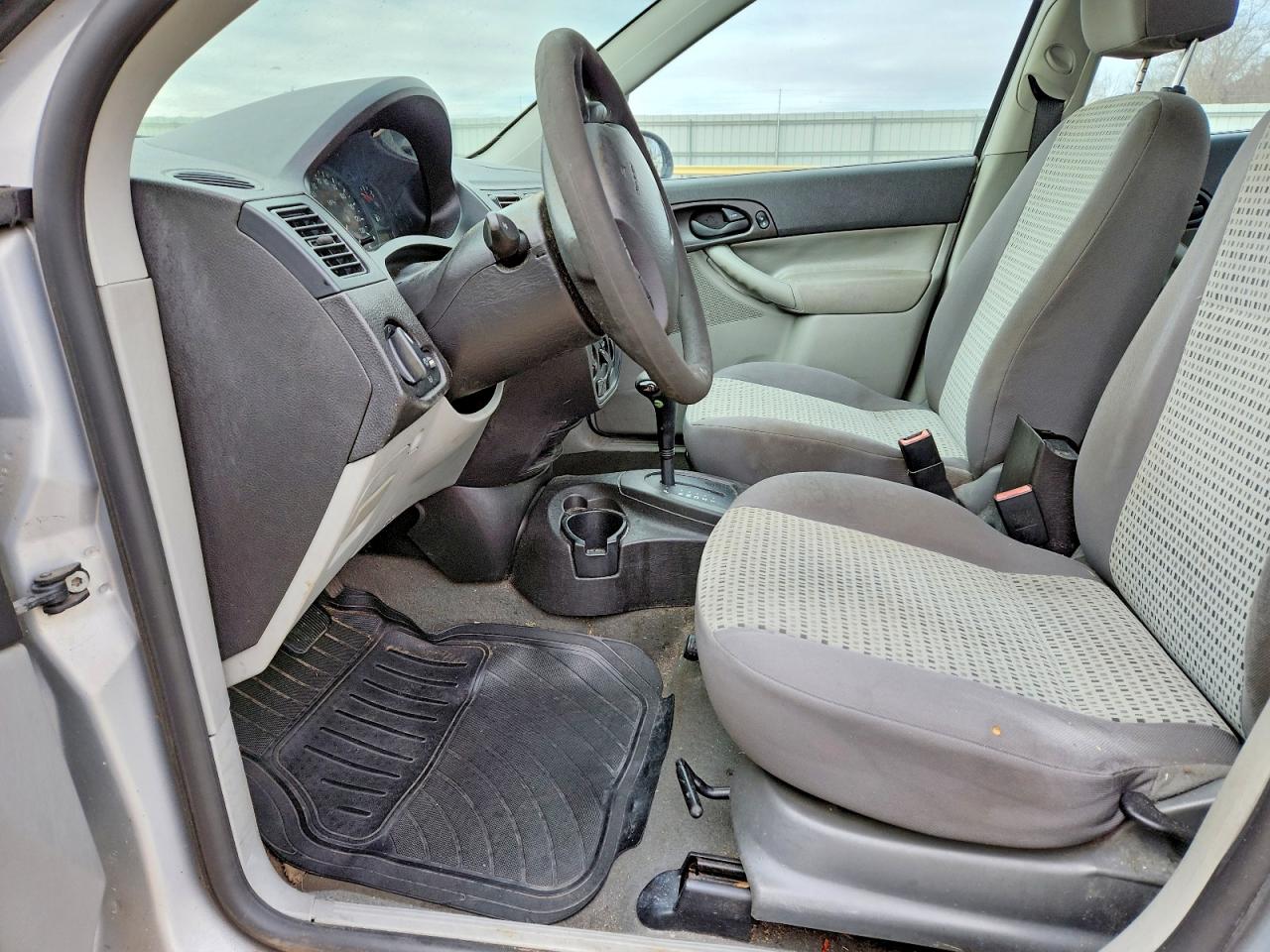 2007 FORD FOCUS ZX4 photo 7