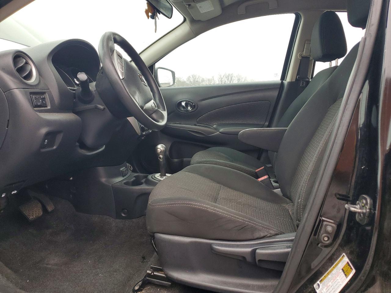 2019 NISSAN VERSA S photo 7