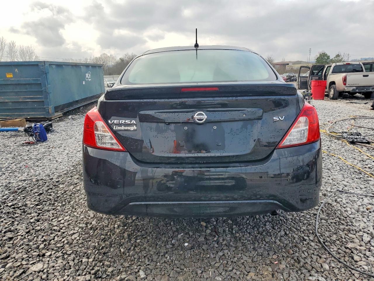 2019 NISSAN VERSA S photo 6