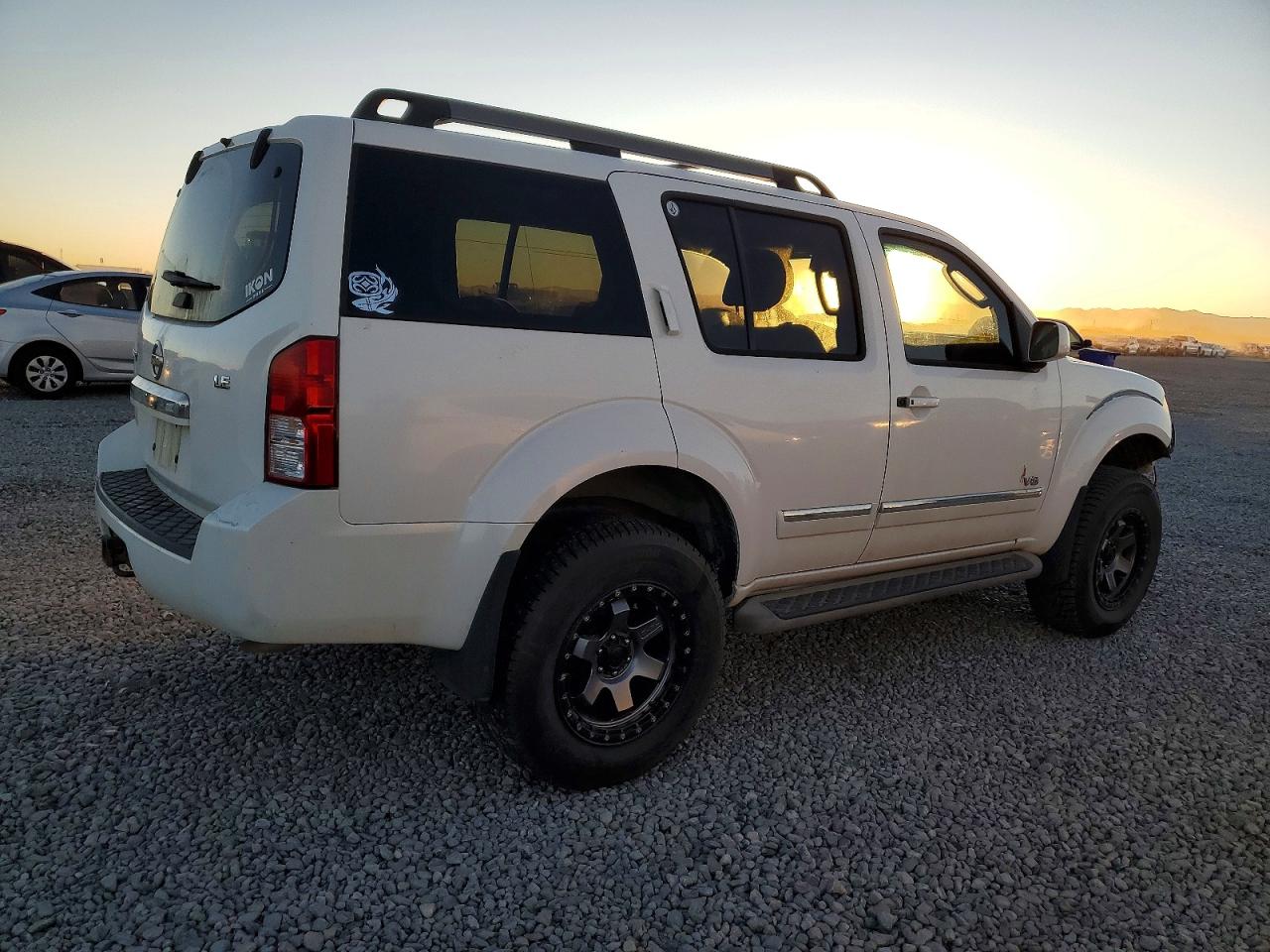 2008 NISSAN PATHFINDER LE photo 3