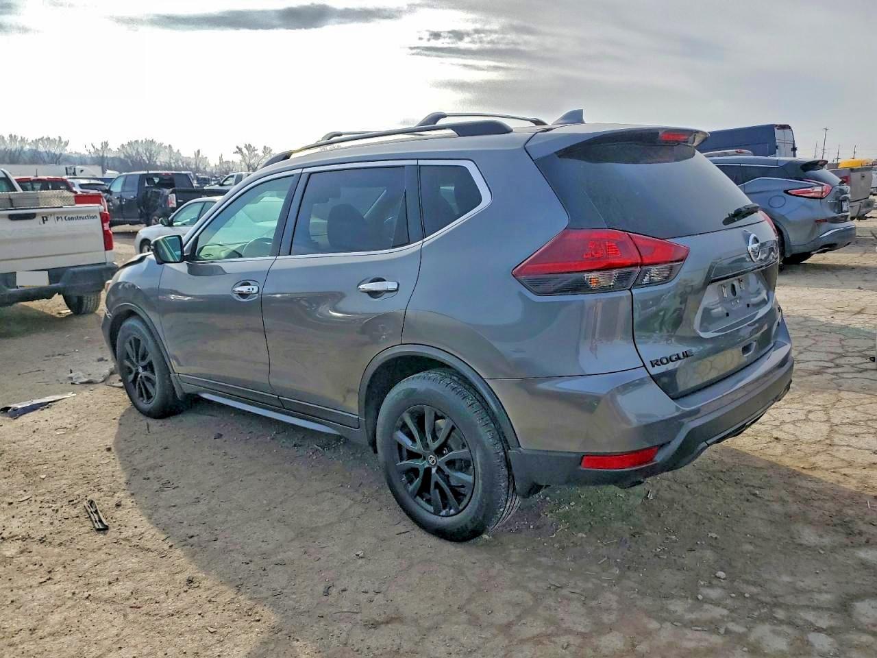 2018 NISSAN ROGUE S photo 2