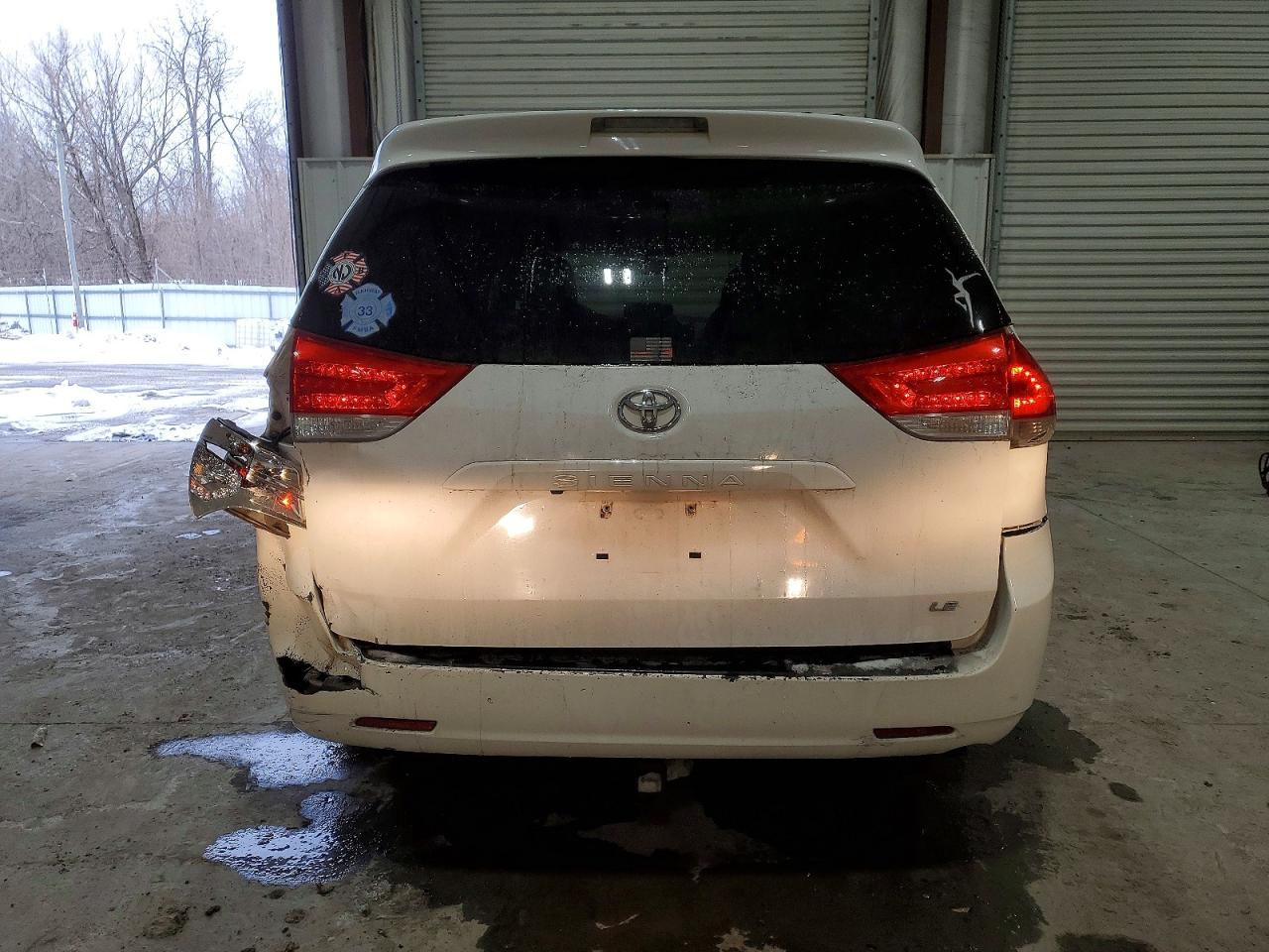 2013 TOYOTA SIENNA LE 8-PASSENGER photo 16