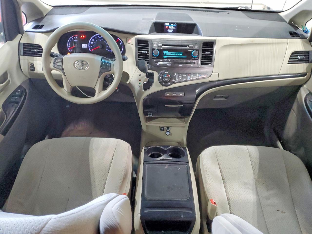 2013 TOYOTA SIENNA LE 8-PASSENGER photo 22