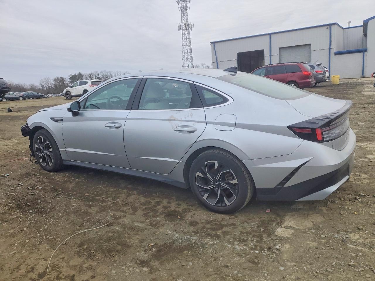 2024 HYUNDAI SONATA SEL photo 4