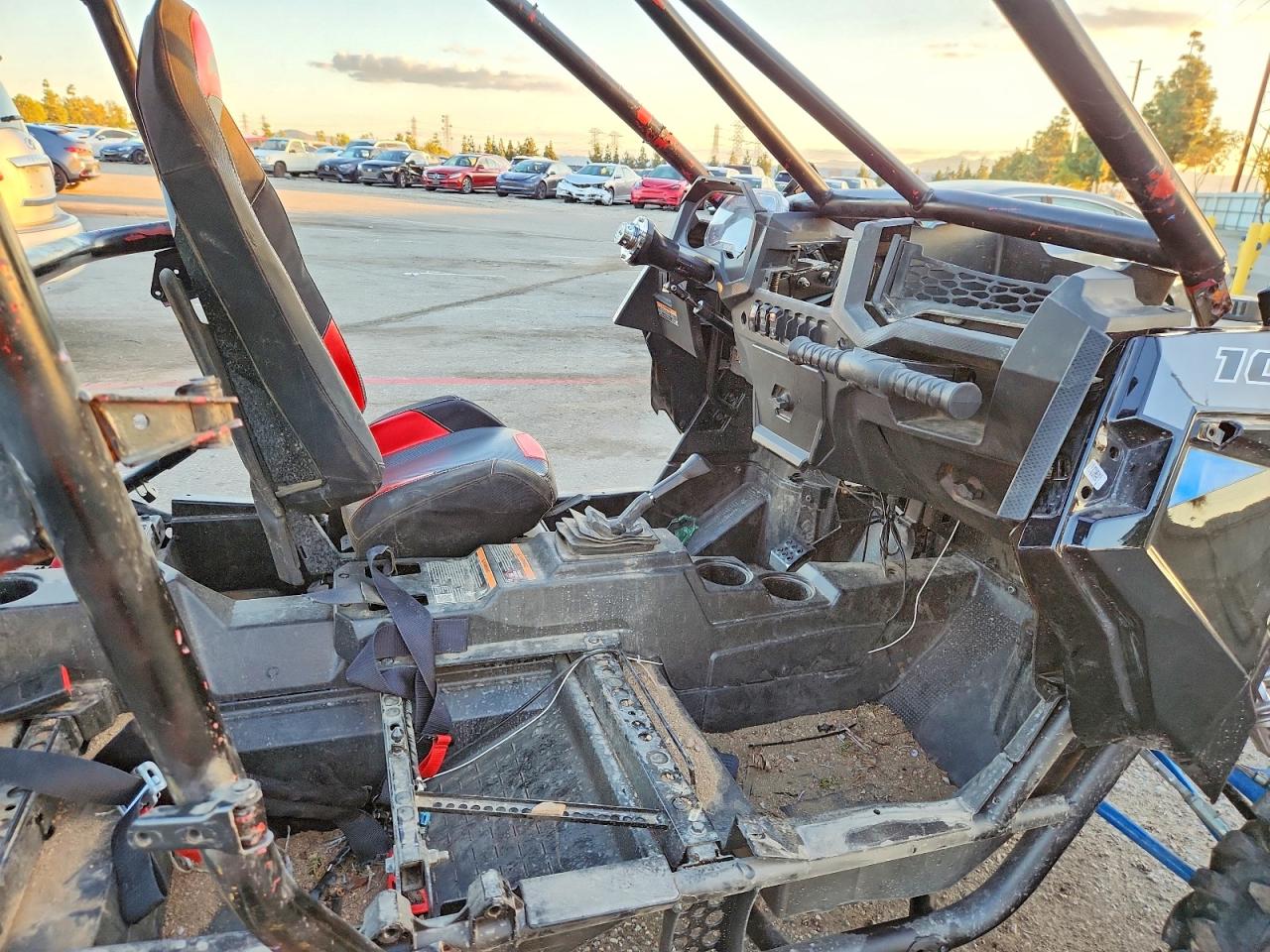 2022 POLARIS RZR 1000 UTILITY VEHICLE photo 5