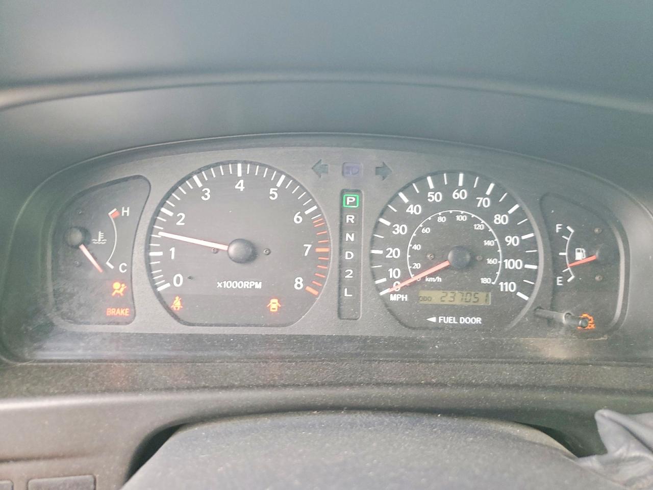 1998 TOYOTA SIENNA LE photo 25
