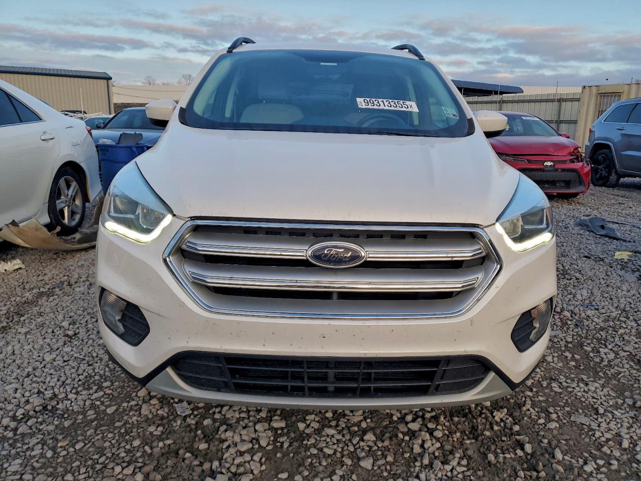 2017 FORD ESCAPE SE photo 5