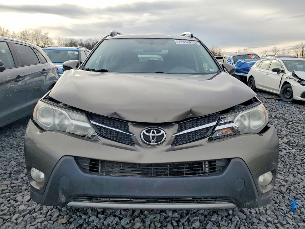 2013 TOYOTA RAV4 XLE photo 5