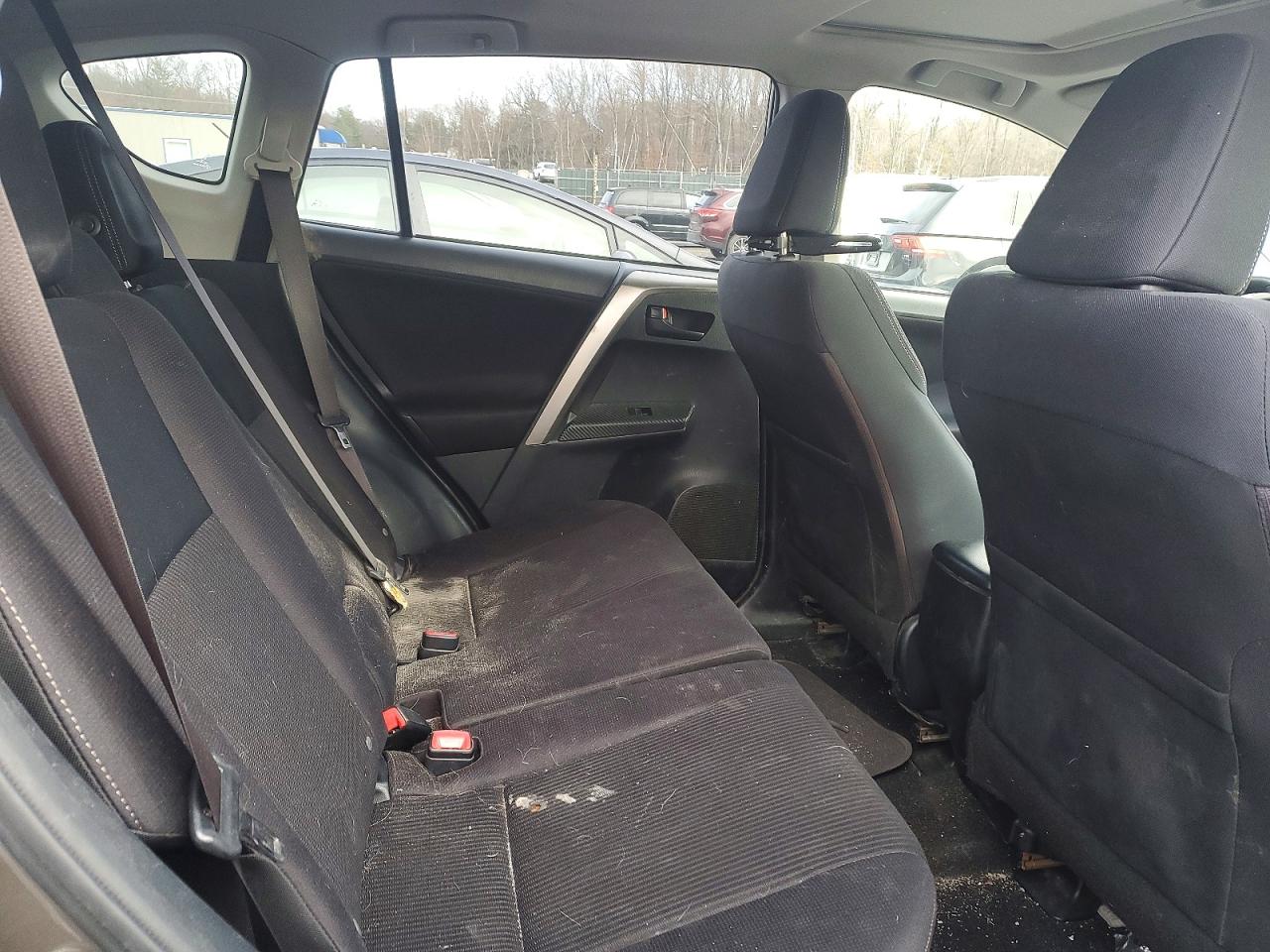 2013 TOYOTA RAV4 XLE photo 11