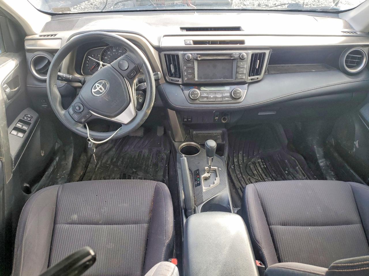 2013 TOYOTA RAV4 XLE photo 8