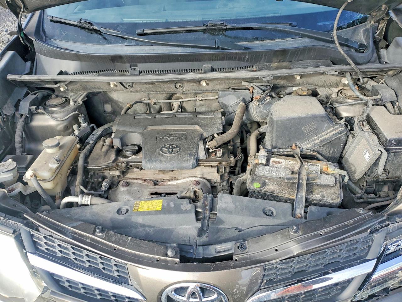 2013 TOYOTA RAV4 XLE photo 12