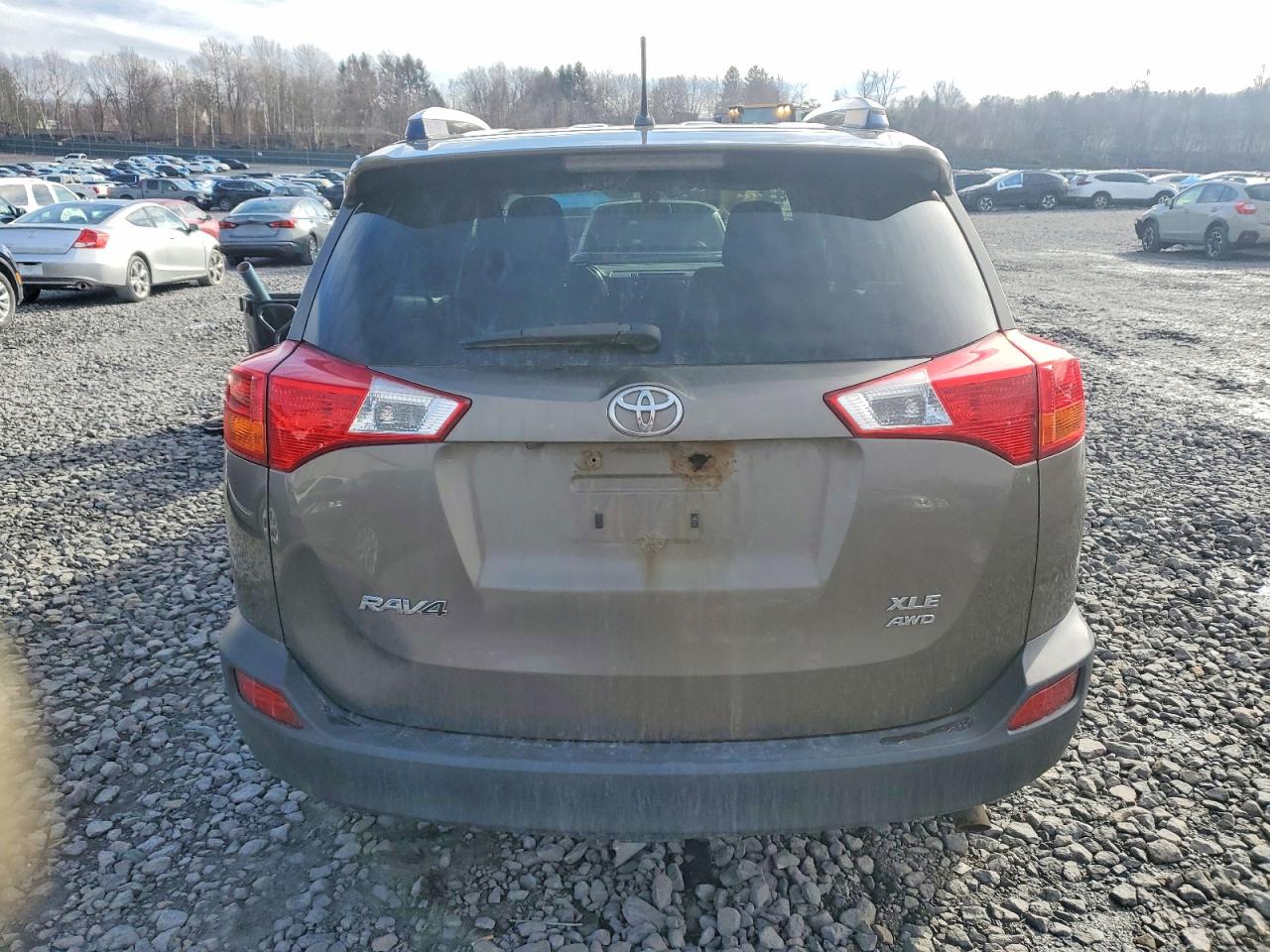 2013 TOYOTA RAV4 XLE photo 6