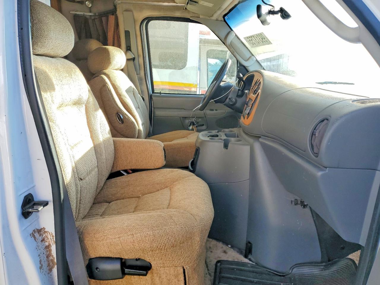 2004 FORD ECONOLINE E450 SUPER DUTY CUTAWAY VAN photo 13